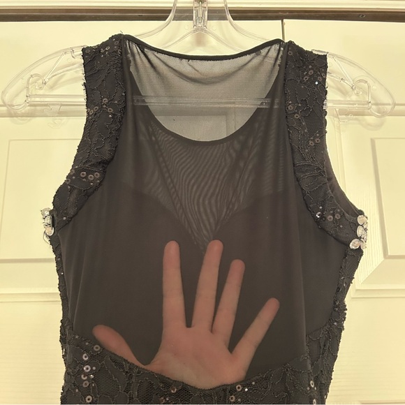 Black Dress - Picture 4 of 5